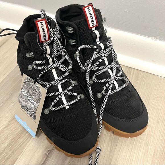 Hunter Boots Womens 9 Black Travel Explorer Lace-up Commando Water Resistant NWT - Picture 2 of 8